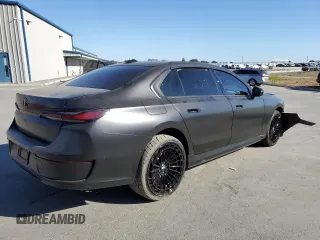 2024 BMW i7 eDrive50 z VIN WBY43EJ09RCP90865, wystawiony jako Copart lot #71088294 z przebiegiem Nie podano mil oraz Szkody całkowita. Historia ofert i sprzedaży dostępna na DreamBid. Obrazek 3.