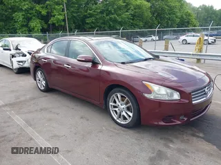 2010 Nissan Maxima SV z VIN 1N4AA5AP3AC834134, wystawiony jako IAAI lot #42215169 z przebiegiem 173 631 mil mil oraz . Historia ofert i sprzedaży dostępna na DreamBid. Obrazek 1.