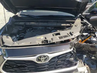 2021 Toyota Highlander XLE with VIN 5TDGZRAH4MS080595, listed as a Copart auction lot 61874615 with 56,315 mi miles and Salvage title. Bid and sale history available at DreamBid. Image 12.