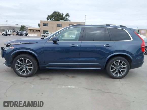 2018 Volvo XC90 Momentum with VIN YV4A22PK6J1215876, listed as a IAAI auction lot 41720316 with 87,015 mi miles. Bid and sale history available at carsss.com. Image 14.