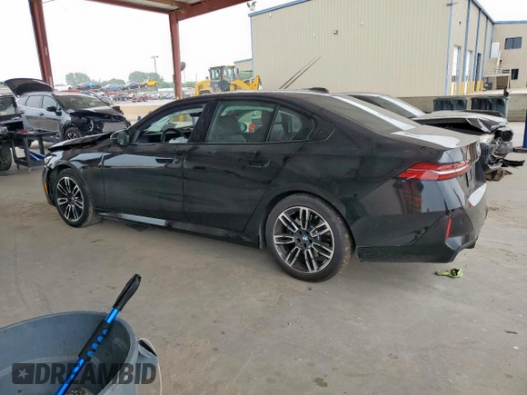 2025 BMW 5 Series 530i с VIN WBA43FJ06SCT74637, выставлен на аукционе Copart как лот 57398745 с пробегом 10 580 миль миль и Чистый • Clean title. История ставок и продаж доступна на DreamBid. Изображение 2.