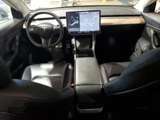 2020 Tesla Model 3 Performance z VIN 5YJ3E1EC8LF640891, wystawiony jako Copart lot #52377615 z przebiegiem 77 343 mil mil oraz Szkoda całkowita • Salvage title. Historia ofert i sprzedaży dostępna na DreamBid. Obrazek 8.