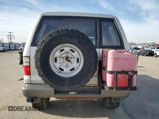 2001 Isuzu Trooper S with VIN JACDJ58X117J11550, listed as a Copart auction lot 46323185 with 236,762 mi miles and Salvage title. Bid and sale history available at DreamBid. Image 6.