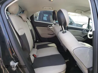 2016 FIAT 500X Lounge z VIN ZFBCFYDT4GP395562, wystawiony jako Copart lot #52273235 z przebiegiem 150 036 mil mil oraz Szkody całkowita. Historia ofert i sprzedaży dostępna na DreamBid. Obrazek 10.