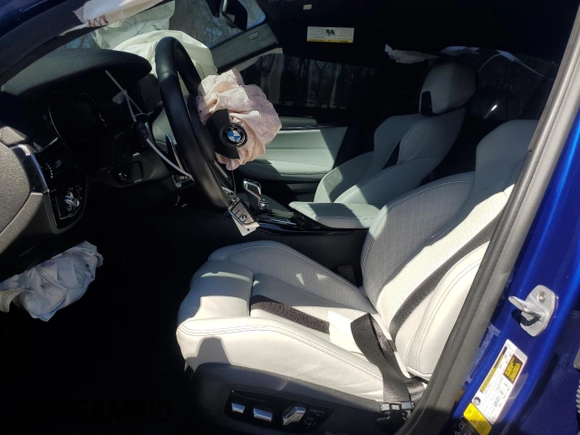 2019 BMW M5 Competition z VIN WBSJF0C55KB284512, wystawiony jako Copart lot #49328765 z przebiegiem Nie podano mil oraz Szkoda całkowita • Salvage title. Historia ofert i sprzedaży dostępna na DreamBid. Obrazek 7.
