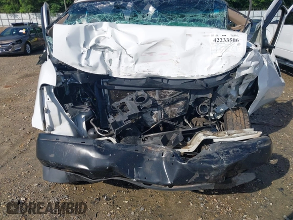 2017 GMC Savana Cargo z VIN 1GTW7AFG9H1117887, wystawiony jako IAAI lot #42233506 z przebiegiem Nie podano mil oraz . Historia ofert i sprzedaży dostępna na DreamBid. Obrazek 10.