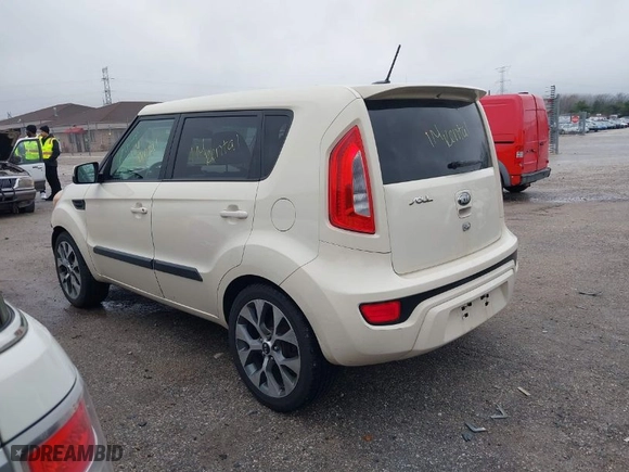 2013 Kia Soul + with VIN KNDJT2A69D7575284, listed as a IAAI auction lot 40777034 with 136,912 mi miles. Bid and sale history available at carsss.com. Image 3.