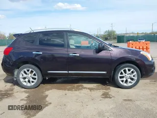 2013 Nissan Rogue SV z VIN JN8AS5MV2DW103820, wystawiony jako IAAI lot #41897820 z przebiegiem 124 955 mil mil oraz . Historia ofert i sprzedaży dostępna na DreamBid. Obrazek 13.