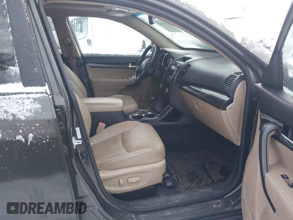 2013 Kia Sorento EX with VIN 5XYKU4A2XDG318700, listed as a IAAI auction lot 41258392 with 135,496 mi miles and . Bid and sale history available at carsss.com. Image 5.