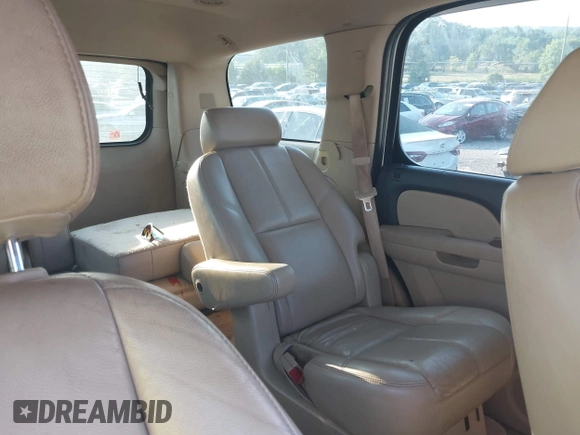 2007 Chevrolet Tahoe LS z VIN 1GNFC13J57R313666, wystawiony jako IAAI lot #42511253 z przebiegiem 374 689 mil mil oraz . Historia ofert i sprzedaży dostępna na DreamBid. Obrazek 8.