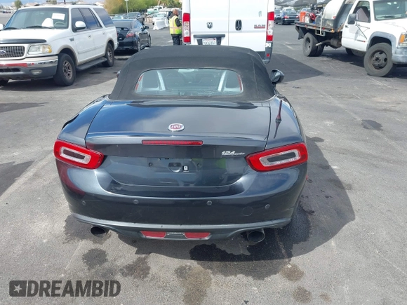 2018 FIAT 124 Spider Classica z VIN JC1NFAEK3J0137856, wystawiony jako IAAI lot #41959793 z przebiegiem 49 513 mil mil oraz . Historia ofert i sprzedaży dostępna na DreamBid. Obrazek 16.