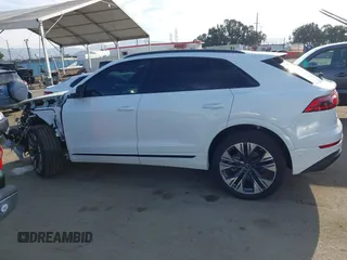 2024 Audi Q8 Premium Plus z VIN WA1BVBF19RD018552, wystawiony jako IAAI lot #41857441 z przebiegiem 3 188 mil mil oraz . Historia ofert i sprzedaży dostępna na DreamBid. Obrazek 15.