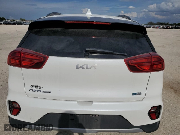 2022 Kia Niro Touring SE with VIN KNDCC3LC8N5532988, listed as a Copart auction lot 68853564 with 13,535 mi miles and Salvage Title. Bid and sale history available at carsss.com. Image 6.