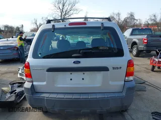 2005 Ford Escape XLS Value with VIN 1FMCU02Z15KA21718, listed as a IAAI auction lot 41835061 with 1 mi miles. Bid and sale history available at carsss.com. Image 17.