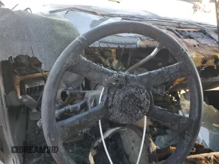 1989 Chevrolet Suburban z VIN 1GNGV26K8KF128711, wystawiony jako Copart lot #46658895 z przebiegiem Nie podano mil oraz Szkoda całkowita • Salvage title. Historia ofert i sprzedaży dostępna na DreamBid. Obrazek 9.