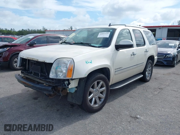 2009 GMC Yukon Denali z VIN 1GKFK032X9R236556, wystawiony jako IAAI lot #40805429 z przebiegiem 183 042 mil mil oraz . Historia ofert i sprzedaży dostępna na DreamBid. Obrazek 17.