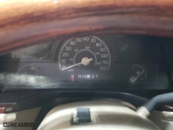 2003 Lincoln Town Car Signature with VIN 1LNHM82W73Y671609, listed as a Copart auction lot 88264385 with 0 mi miles and Salvage Title. Bid and sale history available at carsss.com. Image 9.