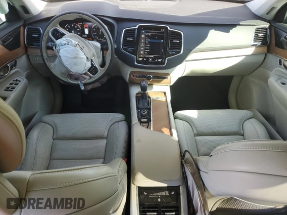2020 Volvo XC90 Inscription with VIN YV4A221L4L1560943, listed as a Copart auction lot 76095854 with 46,931 mi miles and Salvage title. Bid and sale history available at DreamBid. Image 8.