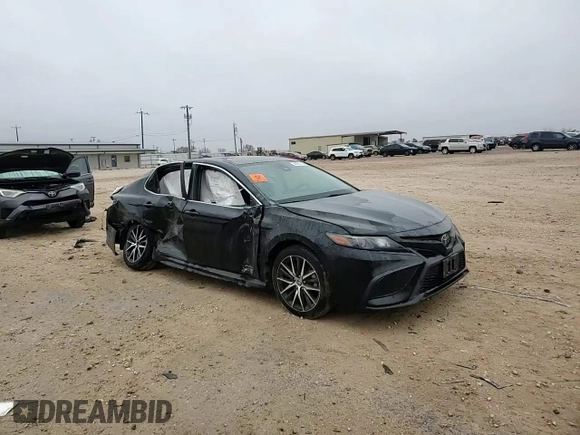 2022 Toyota Camry SE with VIN 4T1G11AK4NU621285, listed as a Copart auction lot 42972115 with 51,541 mi miles and Salvage Title. Bid and sale history available at carsss.com. Image 11.