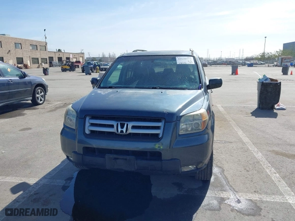 2006 Honda Pilot EX-L with RES with VIN 5FNYF28656B016419, listed as a IAAI auction lot 41620977 with 206,372 mi miles. Bid and sale history available at carsss.com. Image 6.