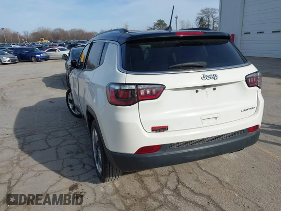 2020 Jeep Compass Limited with VIN 3C4NJCCB2LT247237, listed as a IAAI auction lot 41832949 with 58,625 mi miles. Bid and sale history available at carsss.com. Image 3.
