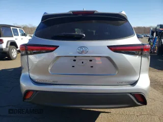 2022 Toyota Highlander XLE with VIN 5TDGZRBH6NS222767, listed as a Copart auction lot 81367674 with 27,948 mi miles and Salvage title. Bid and sale history available at DreamBid. Image 6.