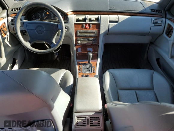 1998 Mercedes-Benz E-Class with VIN WDBJF65F1WA640092, listed as a Copart auction lot 88020155 with 239,622 mi miles and Clean Title. Bid and sale history available at carsss.com. Image 8.