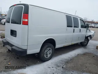 2015 Chevrolet Express Cargo z VIN 1GCZGUCG1F1101005, wystawiony jako IAAI lot #41314699 z przebiegiem 103 736 mil mil oraz . Historia ofert i sprzedaży dostępna na DreamBid. Obrazek 4.