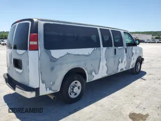 2007 Chevrolet Express Passenger z VIN 1GAHG39U971146710, wystawiony jako Copart lot #57608615 z przebiegiem 30 565 mil mil oraz Szkoda całkowita • Salvage title. Historia ofert i sprzedaży dostępna na DreamBid. Obrazek 3.