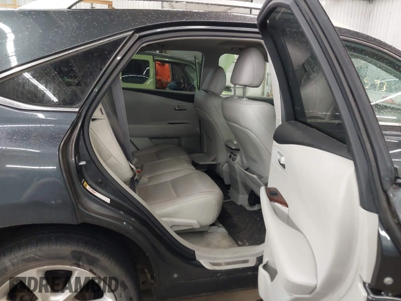 2010 Lexus RX 350 z VIN 2T2ZK1BA6AC026294, wystawiony jako IAAI lot #42462573 z przebiegiem 171 392 mil mil oraz . Historia ofert i sprzedaży dostępna na DreamBid. Obrazek 8.