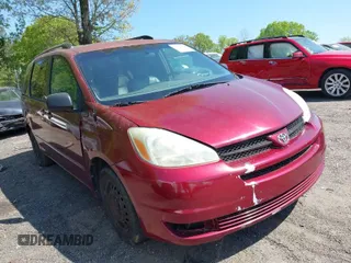 2004 Toyota Sienna CE with VIN 5TDZA23C94S049268, listed as a IAAI auction lot 42024412 with 330,018 mi miles. Bid and sale history available at carsss.com. Image 1.