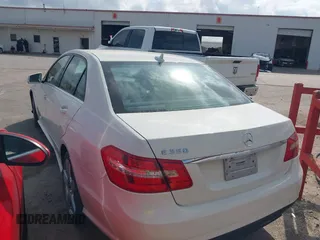 2012 Mercedes-Benz E-Class E 350 Luxury with VIN WDDHF5KB1CA585320, listed as a IAAI auction lot 41982342 with 162,512 mi miles. Bid and sale history available at carsss.com. Image 3.