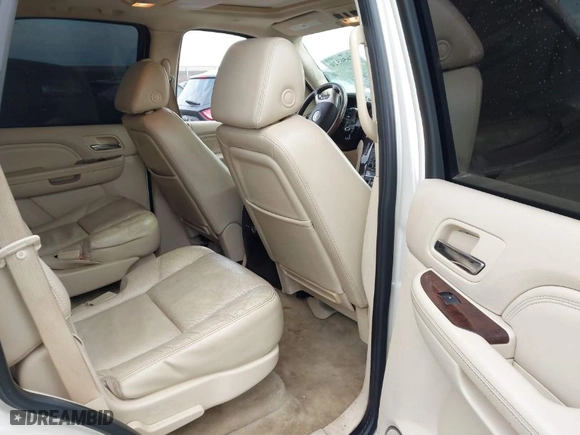 2007 Cadillac Escalade with VIN 1GYFK63897R326257, listed as a IAAI auction lot 41656520 with 170,105 mi miles. Bid and sale history available at carsss.com. Image 8.