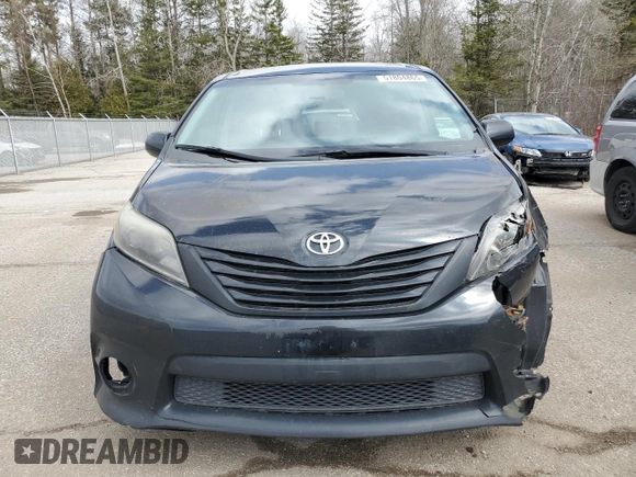 2015 Toyota Sienna SE with VIN 5TDXK3DC1FS562882, listed as a Copart auction lot 51804865 with 488,302 mi miles and Clean Title. Bid and sale history available at carsss.com. Image 5.