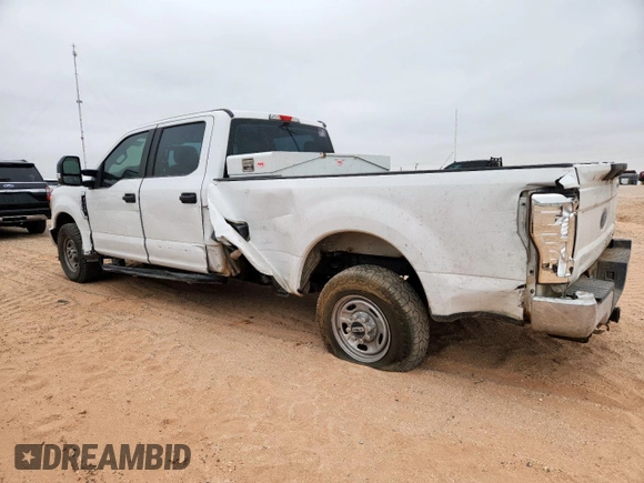 2017 Ford F-250 XL z VIN 1FT7W2A67HEF11151, wystawiony jako Copart lot #57052135 z przebiegiem 237 681 mil mil oraz Szkoda całkowita • Salvage title. Historia ofert i sprzedaży dostępna na DreamBid. Obrazek 2.