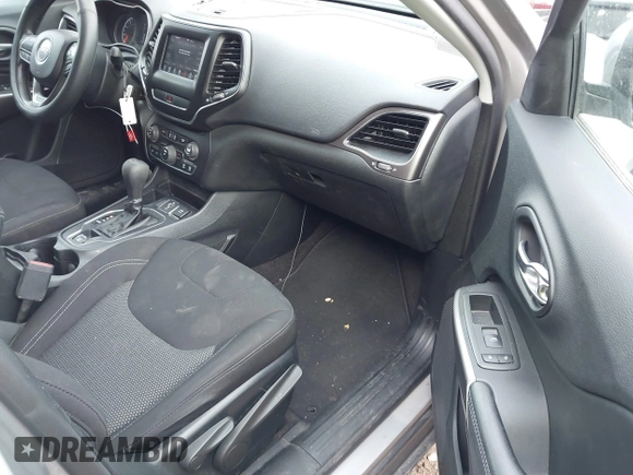 2019 Jeep Cherokee Latitude with VIN 1C4PJLCBXKD247676, listed as a IAAI auction lot 41598599 with 149,815 mi miles. Bid and sale history available at carsss.com. Image 5.
