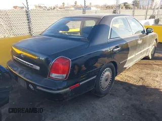 2001 Hyundai XG with VIN KMHFU45D41A114902, listed as a IAAI auction lot 41513812 with 171,704 mi miles and . Bid and sale history available at carsss.com. Image 4.