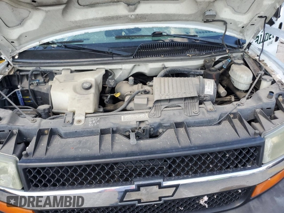 2003 Chevrolet Express Passenger with VIN 1GAHG39UX31231081, listed as a Copart auction lot 62132445 with 207,650 mi miles and Salvage title. Bid and sale history available at DreamBid. Image 12.