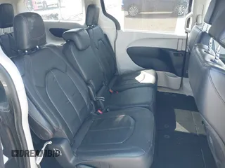 2018 Chrysler Pacifica Touring L with VIN 2C4RC1BGXJR356199, listed as a IAAI auction lot 41886721 with 111,514 mi miles and . Bid and sale history available at DreamBid. Image 8.