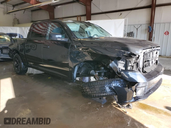 2018 Ram 1500 Express z VIN 3C6RR7KG7JG235452, wystawiony jako Copart lot #45942225 z przebiegiem 85 719 mil mil oraz Szkoda całkowita • Salvage title. Historia ofert i sprzedaży dostępna na DreamBid. Obrazek 4.