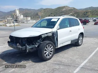 2017 Volkswagen Tiguan Wolfsburg Edition с VIN WVGRV7AX1HW500816, выставлен на аукционе IAAI как лот 42167262 с пробегом 127 636 миль миль и . История ставок и продаж доступна на DreamBid. Изображение 2.