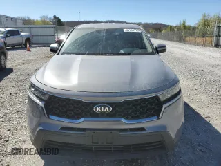 2021 Kia Sorento LX z VIN 5XYRGDLC6MG017336, wystawiony jako Copart lot #50144775 z przebiegiem 84 757 mil mil oraz Szkoda całkowita • Salvage title. Historia ofert i sprzedaży dostępna na DreamBid. Obrazek 5.