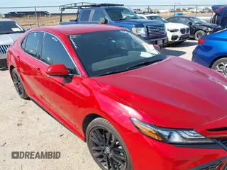 2022 Toyota Camry XSE z VIN 4T1K61AK1NU006141, wystawiony jako IAAI lot #42078782 z przebiegiem 55 637 mil mil oraz . Historia ofert i sprzedaży dostępna na DreamBid. Obrazek 17.