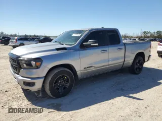 2022 Ram 1500 Big Horn z VIN 1C6RREBG0NN197869, wystawiony jako Copart lot #45598625 z przebiegiem Nie podano mil oraz Szkoda całkowita • Salvage title. Historia ofert i sprzedaży dostępna na DreamBid. Obrazek 1.
