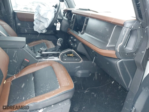 2024 Ford Bronco Outer Banks with VIN 1FMDE8BH2RLB47383, listed as a IAAI auction lot 41352347 with 344 mi miles. Bid and sale history available at carsss.com. Image 5.