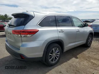 2018 Toyota Highlander SE z VIN 5TDJZRFH7JS866725, wystawiony jako Copart lot #57944005 z przebiegiem 62 177 mil mil oraz Szkoda całkowita • Salvage title. Historia ofert i sprzedaży dostępna na DreamBid. Obrazek 3.