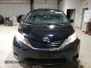 2017 Toyota Sienna LE Auto Access Seat with VIN 5TDKZ3DCXHS876538, listed as a Copart auction lot 42807185 with 165,047 mi miles and Salvage Title. Bid and sale history available at carsss.com. Image 5.