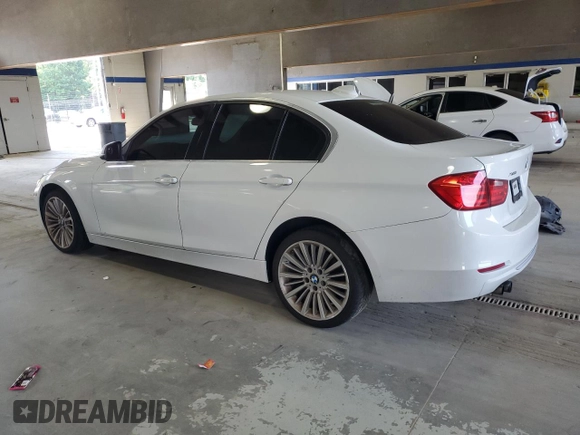 2015 BMW 3 Series 328i xDrive z VIN WBA3B5C54FP653519, wystawiony jako Copart lot #62698055 z przebiegiem 105 655 mil mil oraz Czysty tytuł • Clean title. Historia ofert i sprzedaży dostępna na DreamBid. Obrazek 2.