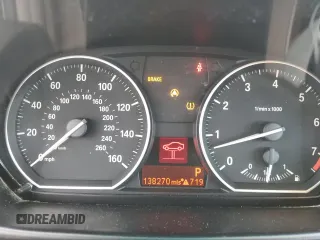 2010 BMW 1 Series 128i z VIN WBAUL7C53AVJ77295, wystawiony jako Copart lot #86122734 z przebiegiem 138 270 mil mil oraz Szkoda całkowita • Salvage title. Historia ofert i sprzedaży dostępna na DreamBid. Obrazek 9.