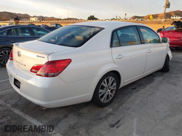 2008 Toyota Avalon XL with VIN 4T1BK36B38U272121, listed as a IAAI auction lot 41200326 with 138,260 mi miles. Bid and sale history available at carsss.com. Image 4.